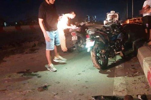 Điều tra vụ rơi vãi bùn đất khiến 2 người nhập viện cấp cứu