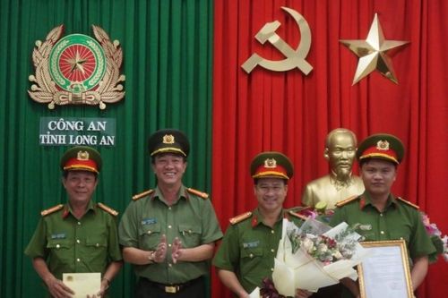 Khen thưởng ban chuyên án triệt phá vụ vận chuyển ma túy lớn