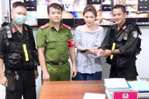 Trả tài sản cho du khách