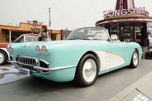 Songsan SS Dolphin của Trung Quốc 'nhái' Corvette C1, hơn 2 tỷ đồng