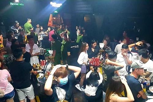 Cần Thơ: Kiểm tra quán bar, phát hiện 6 người dương tính với ma túy