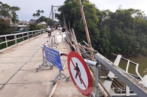 Nguyên nhân ô tô lao xuống sông khiến 5 người tử vong
