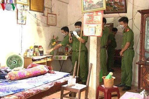 Nam thanh niên nghi bị cứa cổ tử vong tại nhà
