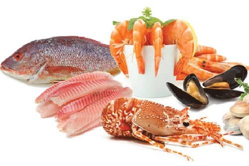 Thức ăn cần tránh cho trẻ ăn trong năm đầu tiên