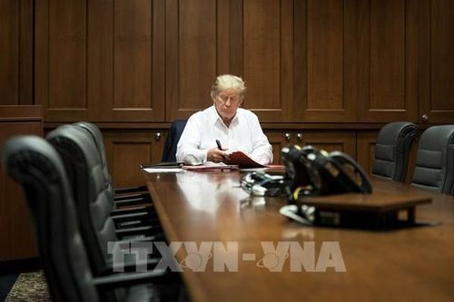 Tổng thống Donald Trump có thể xuất viện sớm nhất vào ngày 5/10