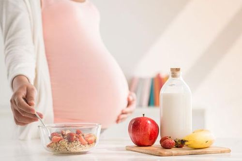 Lời khuyên dinh dưỡng cho bà bầu khi giao mùa hè - thu