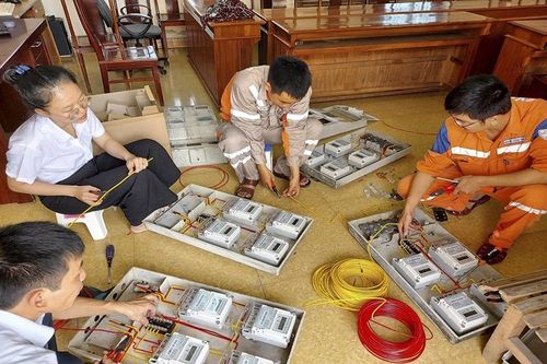 Hà Tĩnh: Số hóa dịch vụ điện- Khi công nghệ thay sức con người