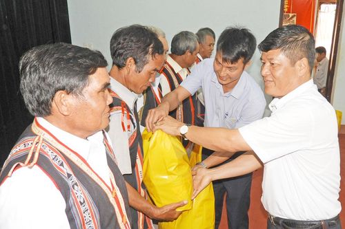 Đak Đoa phát huy vai trò người uy tín
