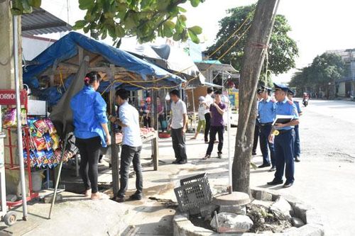Giải tỏa hành lang an toàn giao thông trên Quốc lộ 1B