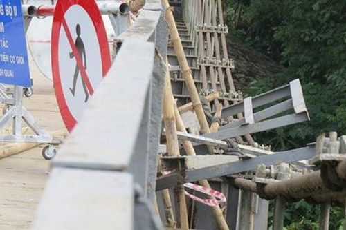 Cận cảnh vụ tai nạn trên cầu chợ Chùa khiến 5 người tử vong ở Nghệ An
