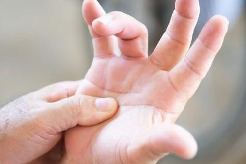 Bàn tay của những người hay đau ốm, dễ mắc bệnh thường 'lên tiếng' cảnh báo qua 5 dấu hiệu này: Ai cũng từng mắc nhưng lại bỏ qua