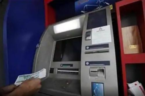 Tên trộm xui xẻo: Cho nổ tung cây ATM mà không lấy được đồng nào, đành tay trắng bỏ chạy