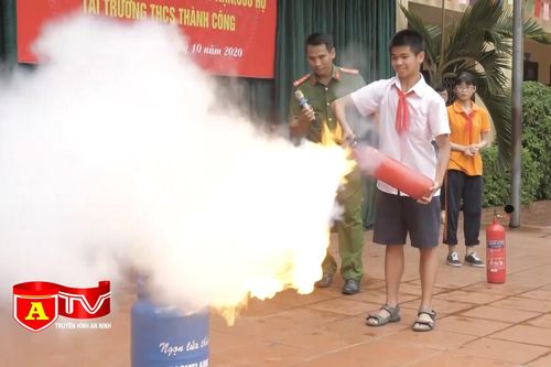 Triển khai cao điểm tuyên truyền PCCC trong trường học