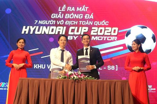 Đặc sản bóng đá 'phủi' chính thức trở lại