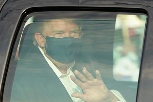 Sự xuất hiện bất ngờ của ông Trump: Một chiêu PR?