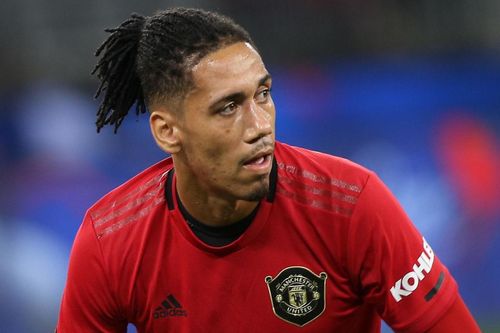 Cổ động viên tức giận vì MU bán Smalling