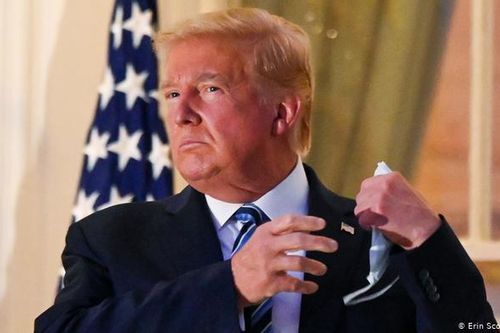 Ông Trump có cả 'đội quân' bác sĩ và thuốc hiếm để chữa Covid-19