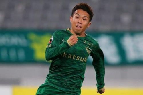 Cầu thủ ghi bàn từ góc hẹp ở Nhật Bản