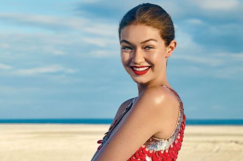 6 mẹo trang điểm giúp răng trắng sáng