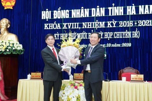 Đồng chí Trương Quốc Huy được bầu giữ chức Chủ tịch UBND tỉnh Hà Nam