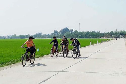 Những con đường lòng dân