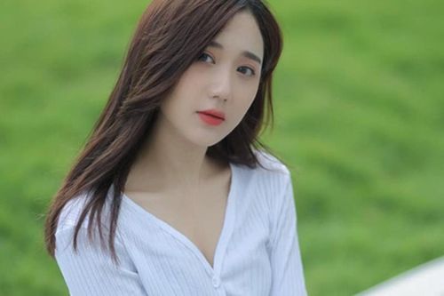 'Tình cũ tin đồn' của Noway ngừng livestream khiến dân tình tiếc 'hùi hụi'