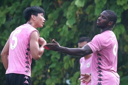 Hà Nội FC mất 'vua dội bom' khi đối đầu CLB TP.HCM