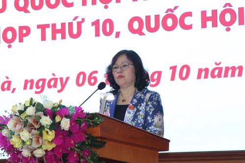 Thứ trưởng Bộ GD&ĐT Ngô Thị Minh tiếp xúc cử tri tỉnh Quảng Ninh