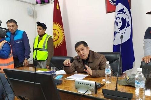 Biểu tình ở Kyrgyzstan: Bạo loạn ở thủ đô, người biểu tình chỉ định thị trưởng mới, phe đối lập tiếp quản Bộ Nội vụ