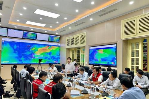 Chủ động triển khai các biện pháp ứng phó với mưa lũ lớn và áp thấp nhiệt đới