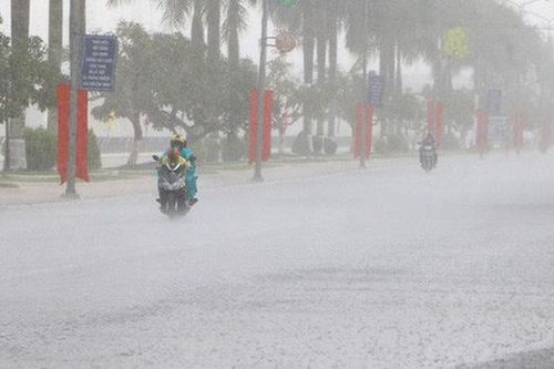 Chuyên gia nhận định: Mưa lớn ở Trung Bộ còn kéo dài, nguy cơ lũ quét, sạt lở đất