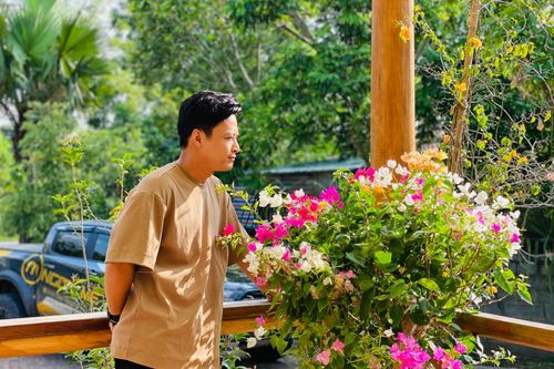 Nhà vườn 1300m2 nhiều hoa, quả của vợ chồng Hồng Đăng