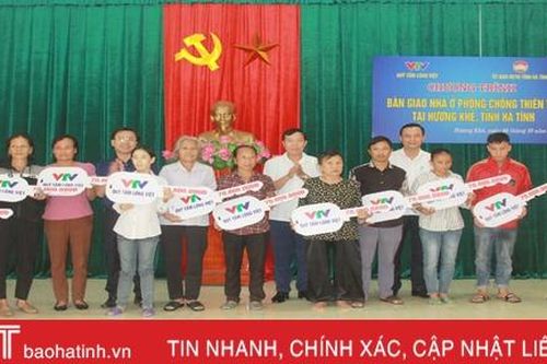 Bàn giao nhà chống thiên tai cho người nghèo Hà Tĩnh