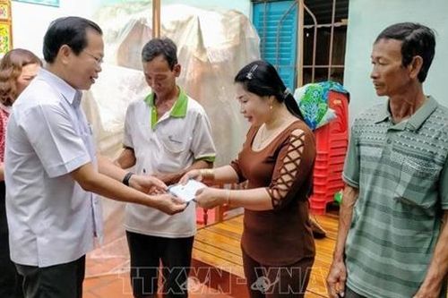 Hỗ trợ các hộ dân Cần Thơ bị thiệt hại do dông lốc