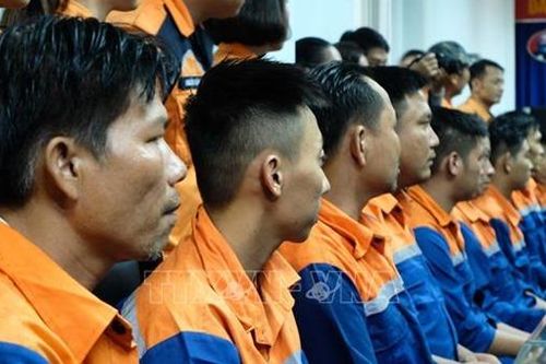 Cứu nạn 39 thuyền viên tàu câu mực gặp sự cố trên vùng biển quần đảo Trường Sa