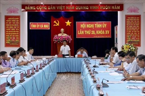 Cà Mau nỗ lực thực hiện 'mục tiêu kép'