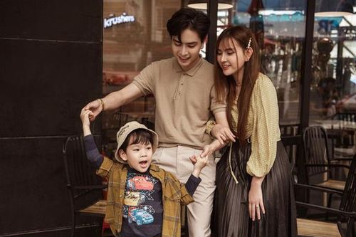 Những bố dượng showbiz Việt: Người 'được lòng' con riêng, kẻ mang tiếng ngược đãi