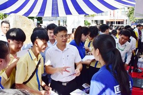 Thừa Thiên Huế: Gần 3.600 chỉ tiêu tuyển sinh, tuyển dụng nhân lực CNTT