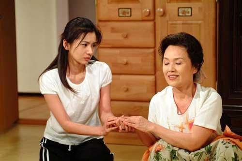 Sau đám cưới mẹ chồng đòi giữ hộ vàng cưới, tôi xác định đưa là mất, nào ngờ 3 năm sau bà dúi vào tay số vàng đã 'nở' ra gấp 4