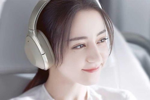 Dùng tai nghe mà không biết điều này thì sớm có ngày điếc, vô cùng hại sức khỏe