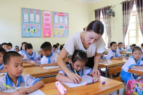 Bộ GD&ĐT: Hoàn thành nhiệm vụ học tập tại lớp, không giao thêm bài tập về nhà cho học sinh lớp 1