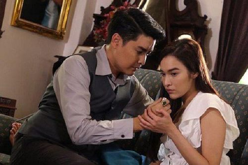 Hoang mang với cuốn sổ đỏ bên gối và lời đề nghị bất ngờ của sếp