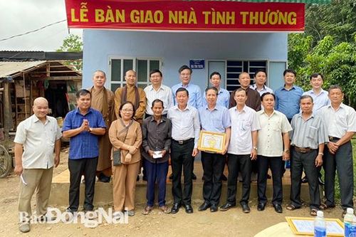 Bàn giao 4 căn nhà tình thương tại H.Định Quán