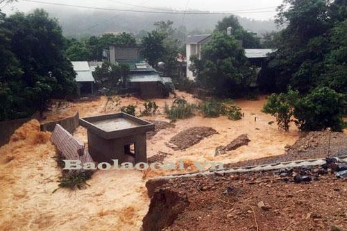 Mưa lũ gây thiệt hại tại nhiều địa phương, một người tử vong