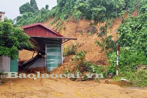 Mưa lũ gây thiệt hại 4,8 tỷ đồng, làm 2 người chết
