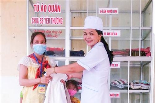 Điều dưỡng trưởng giàu lòng yêu thương bệnh nhân