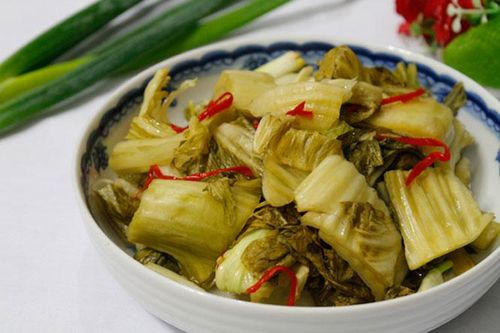 Nên hay không nên ăn dưa muối xổi?