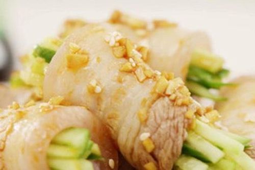 Chỉ là thịt luộc thôi nhưng ăn thế này bao nhiêu cũng không chán lại còn hợp với hội giảm cân