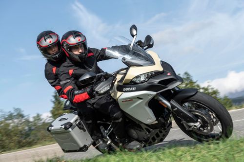Ducati Multistrada V4 2020 - mẫu môtô đầu tiên được trang bị radar