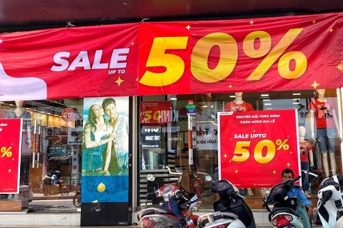 Thời trang giảm giá vẫn ế